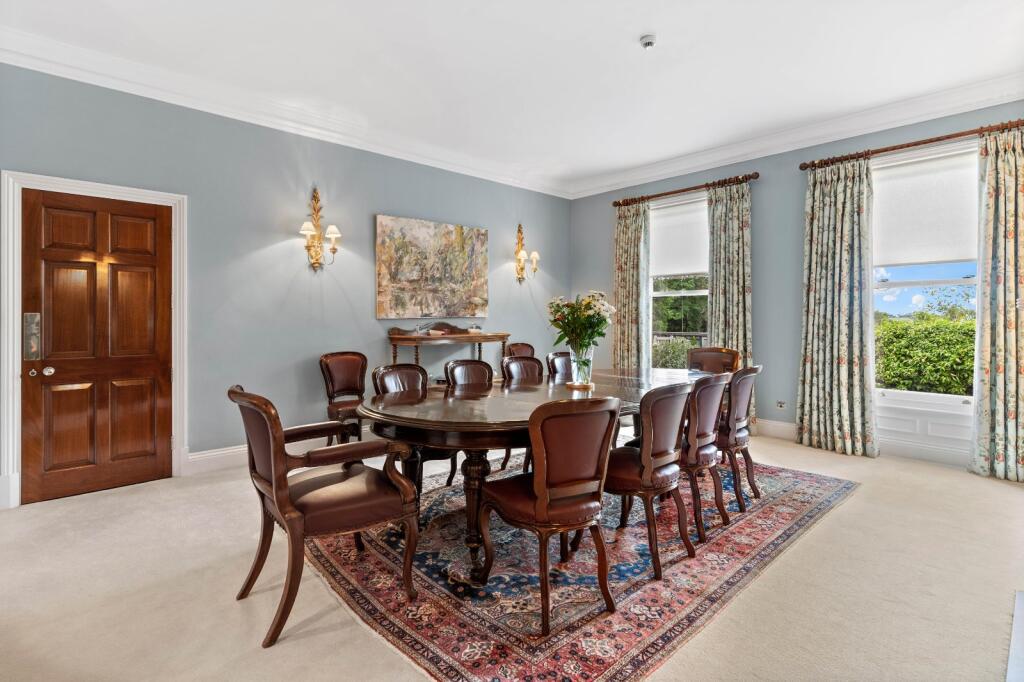 House in Romford - More