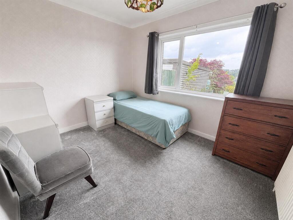 House in Huddersfield - View 5
