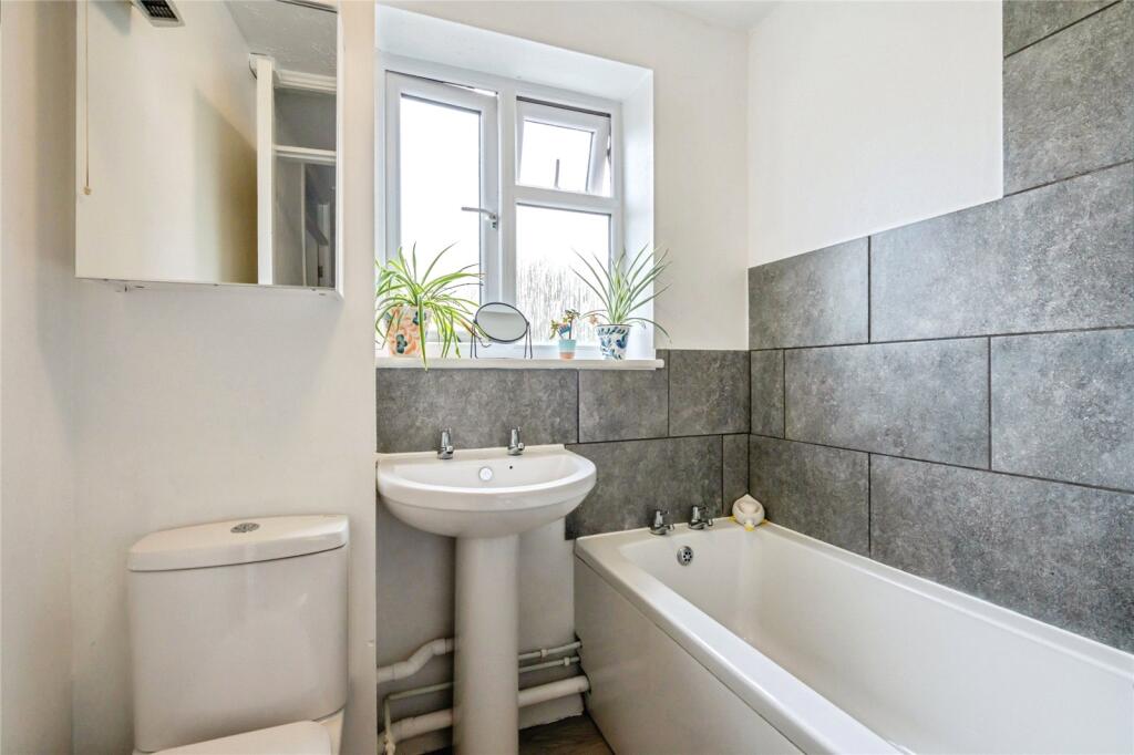 Apartment in Portsmouth - More