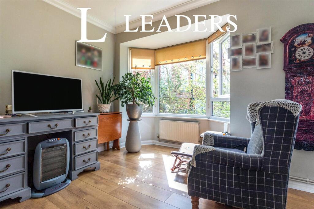 Apartment in Redhill - View 4