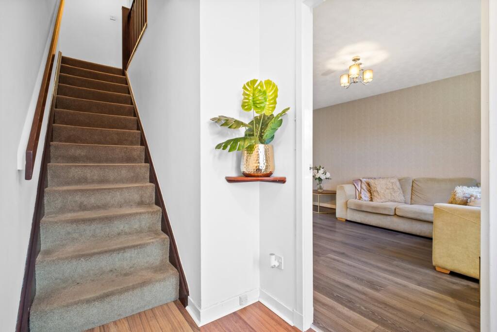 31, Kenmore, Troon, KA10 photo 3