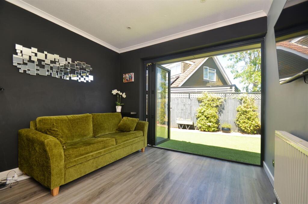House in Ryde, Binstead - View 6