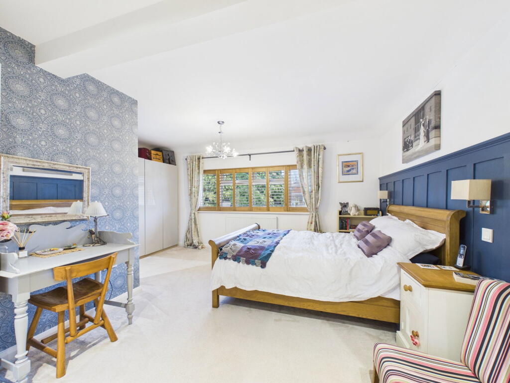 Greenway, Horsham, RH12 2JS - View 5