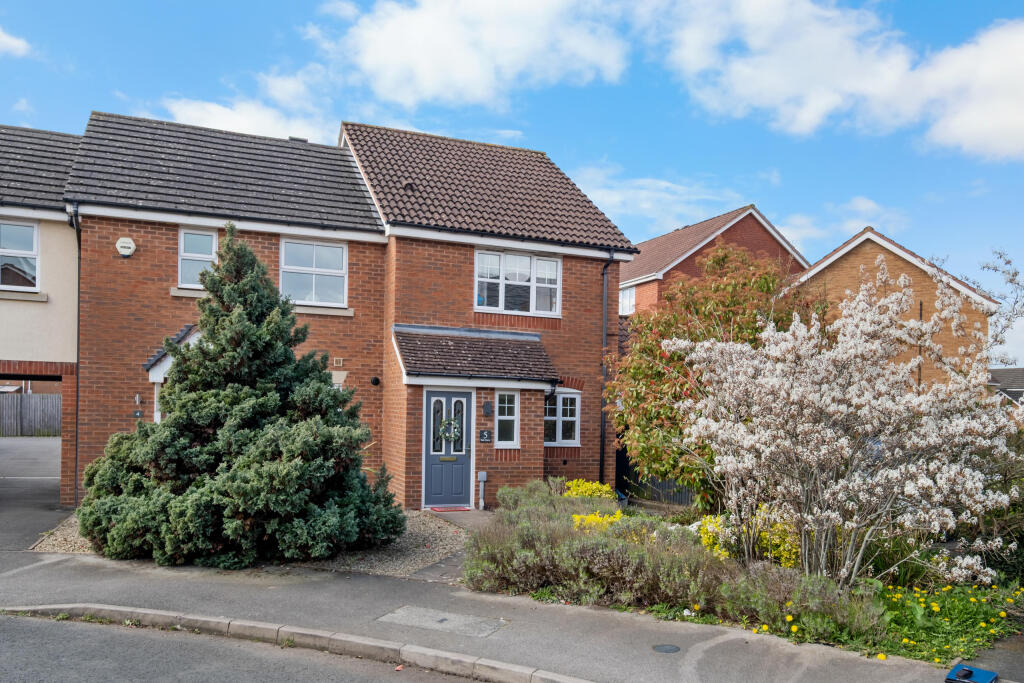 Main image of property: Vale Grove, Bromsgrove B60 3GE