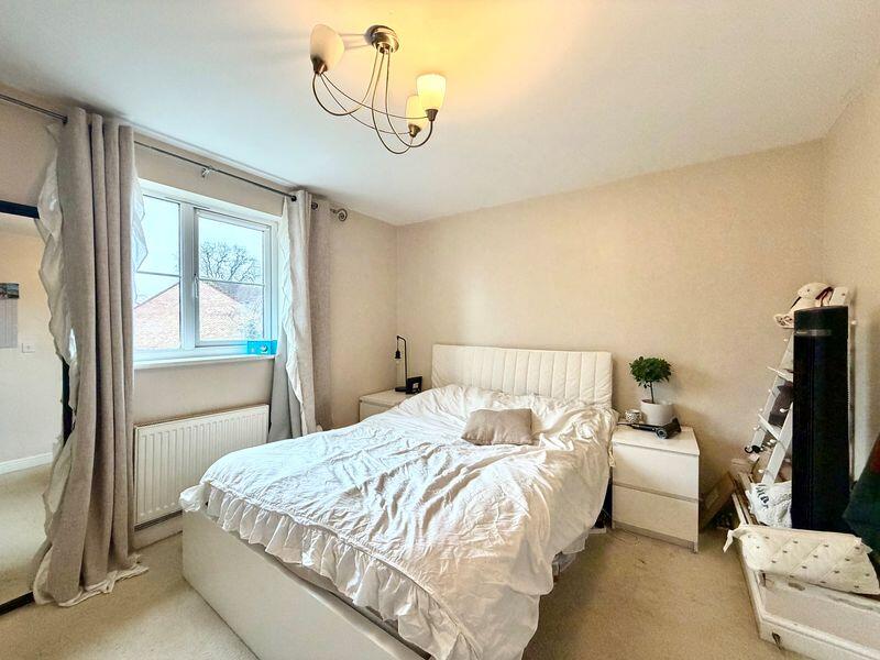 Peregrine Court, Calne photo 5