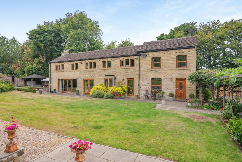House in Huddersfield - View 2
