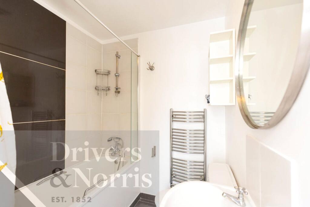 Apartment in London - View 5