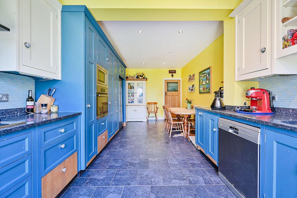 Coombe Lane, West Wimbledon, London, SW20 photo 4