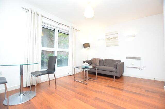 Apartment in Sheffield, South Yorkshire - More