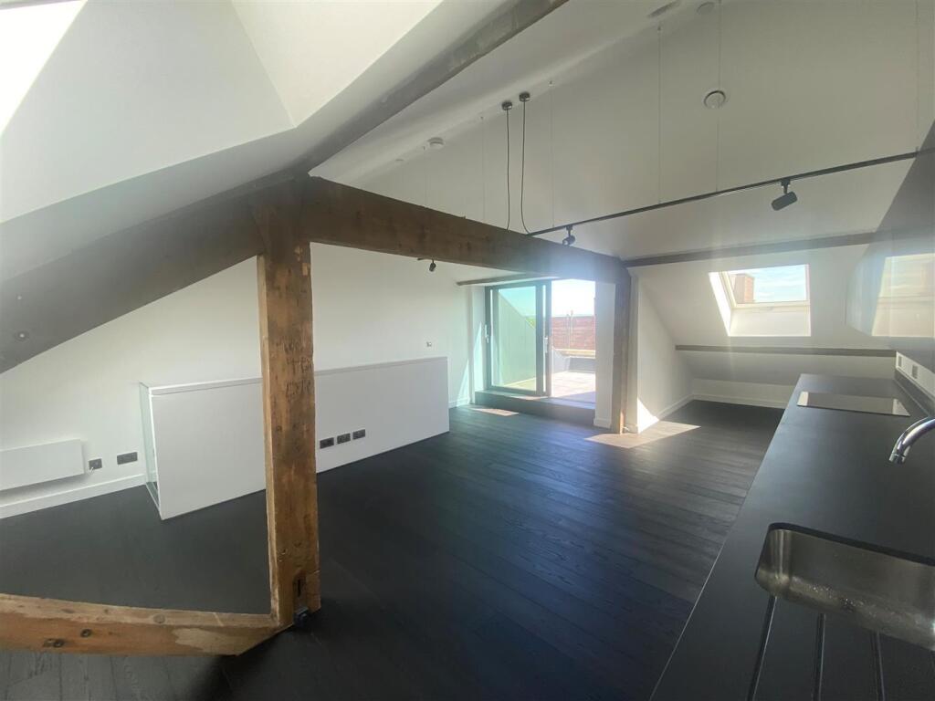 Apartment in Manchester - View 5