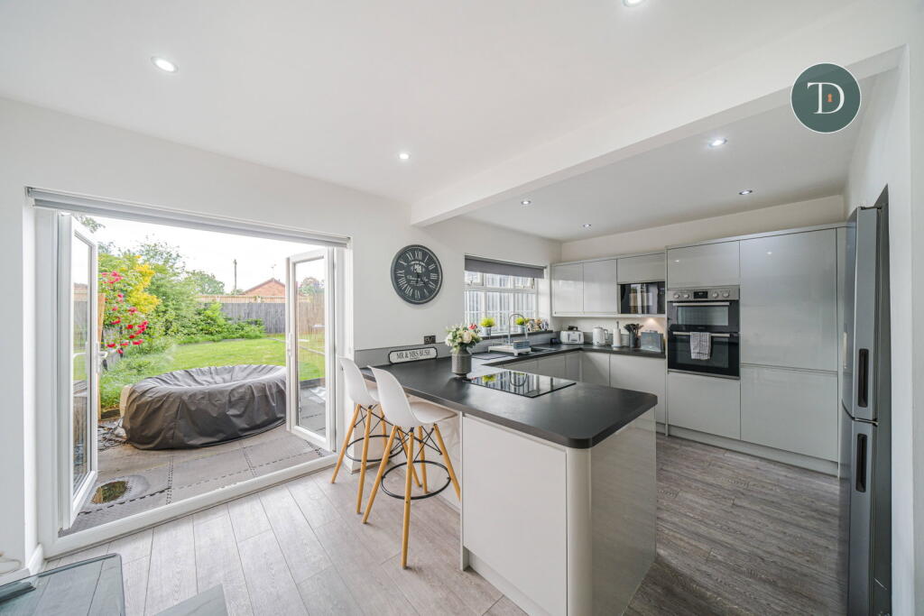 House in Chester, Ellesmere Port - More
