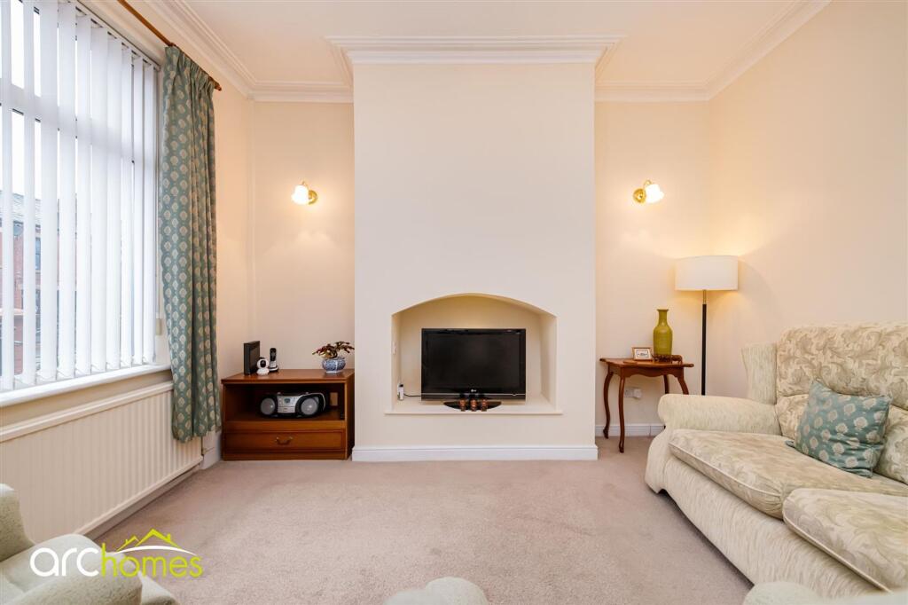 House in Wigan, Abram - More
