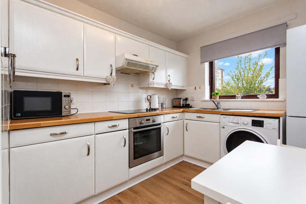 Apartment in Paisley - More
