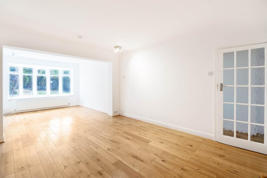 House in New Malden, Motspur Park - View 5