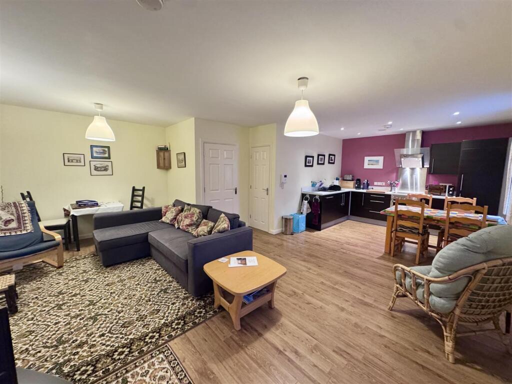 Victoria court, Llanrwst photo 3