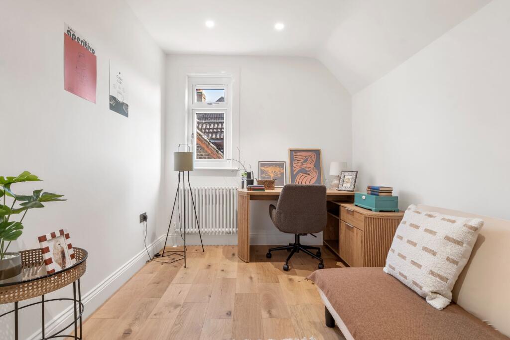 Apartment in London - More