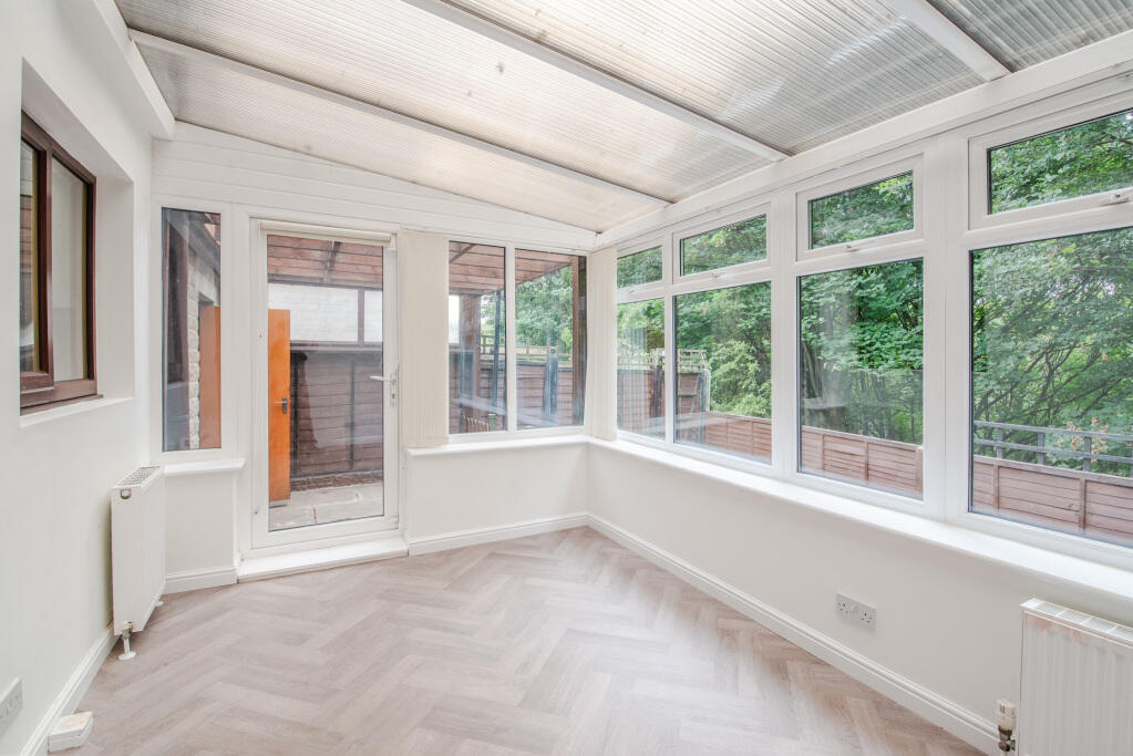 House in Bradford, Bingley - View 4