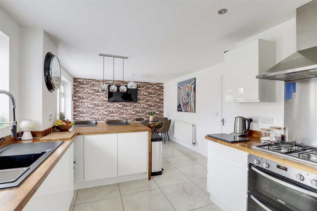 Chalfont Drive, Nottingham, NG8 – pohled 5