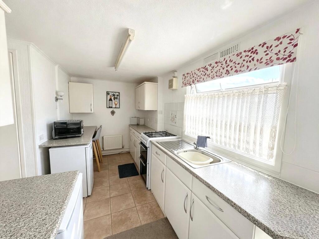House in Stratford-on-Avon, Wootton Hall Residential Park, Wootton Wawen - View 5