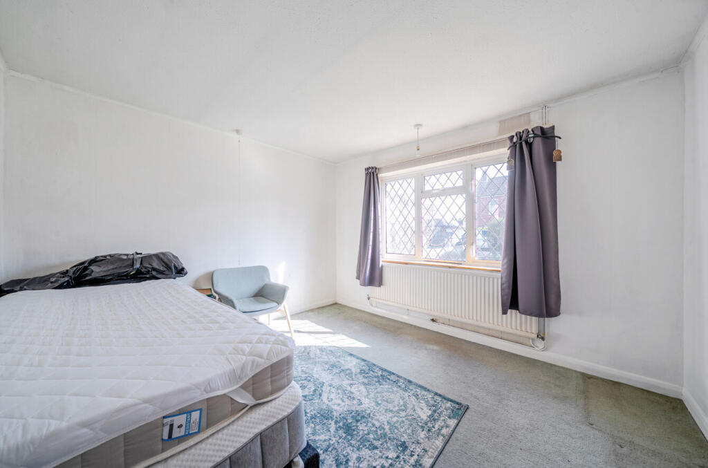 House in Surrey Heath, Surrey - View 4