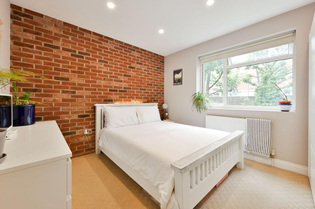 Apartment in London - View 5