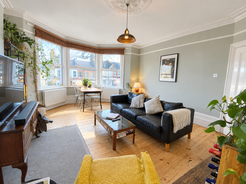 Apartment in London - View 3