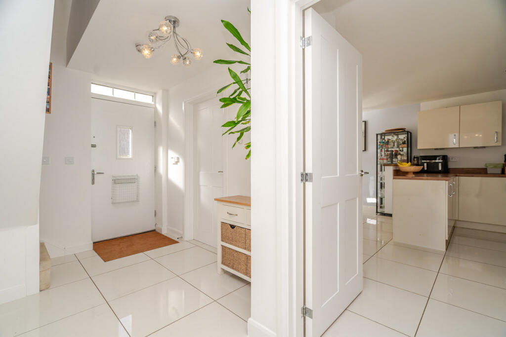 House in Milton Keynes, Broughton Gate, Broughton and Milton Keynes - View 4