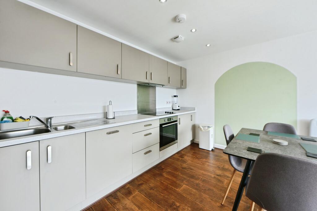 Apartment in Tameside, Fairfield - View 4