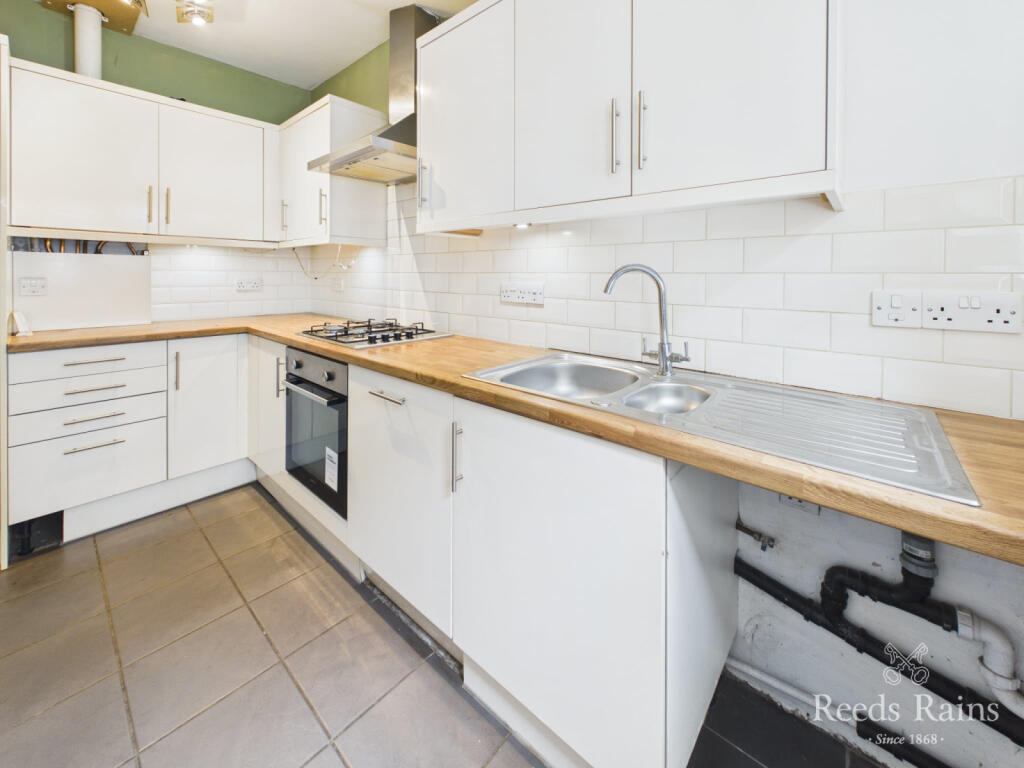 Trafalgar Terrace, Scarborough, YO12 7QG photo 4
