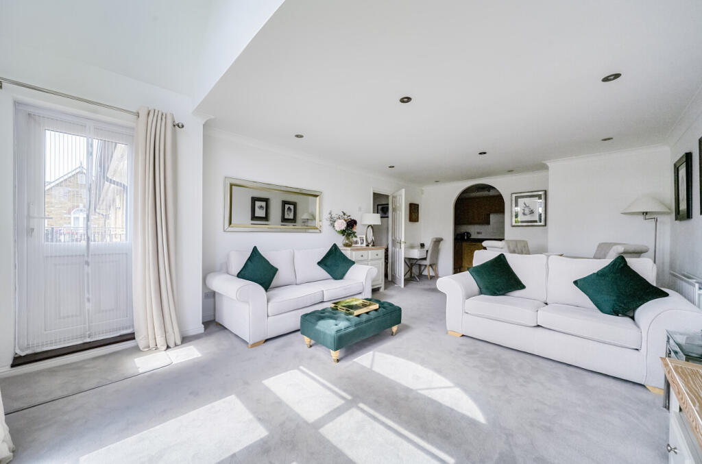 Apartment in Twickenham - View 5