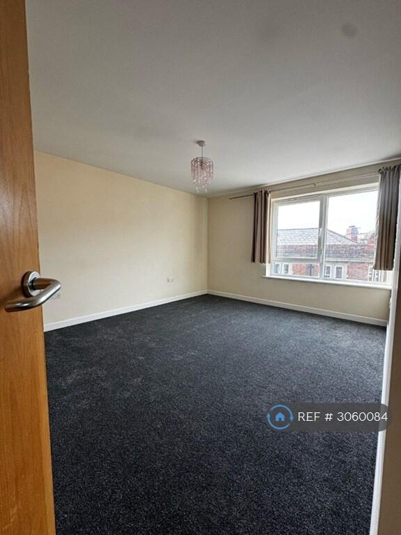 Apartment in Rochester - View 4