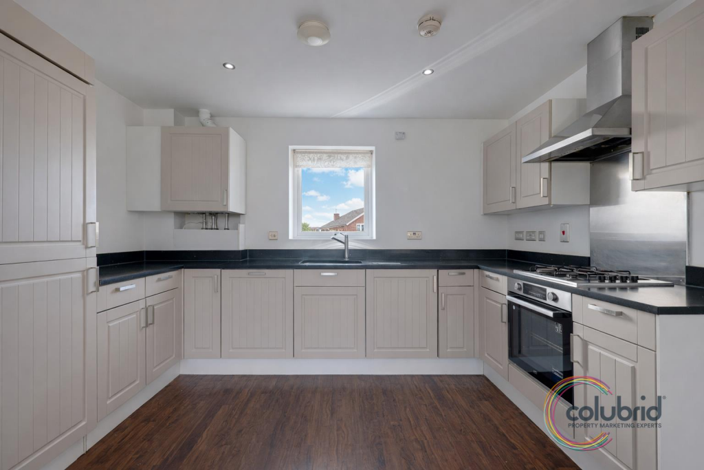 Sunliner Way, South Ockendon photo 3