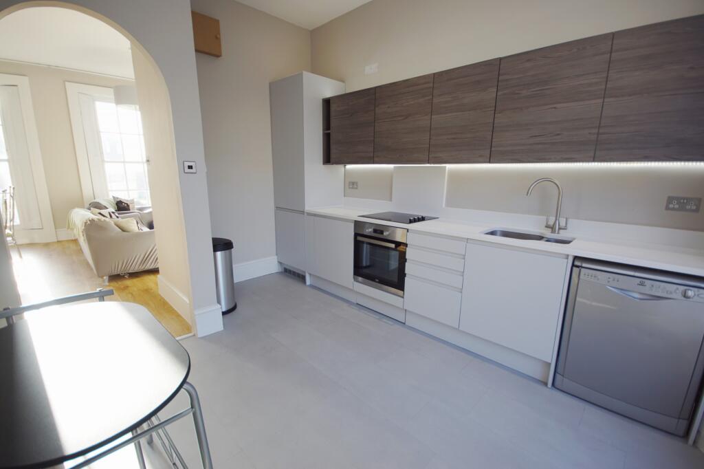 2 bedroom maisonette for rent