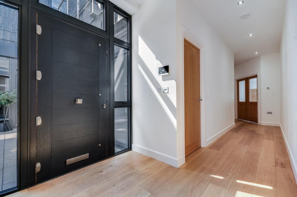 House in Chelmsford - View 4