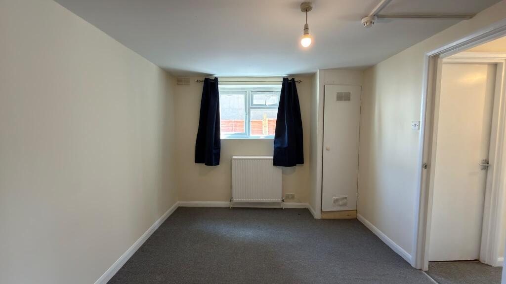 Apartment in Twickenham - View 4