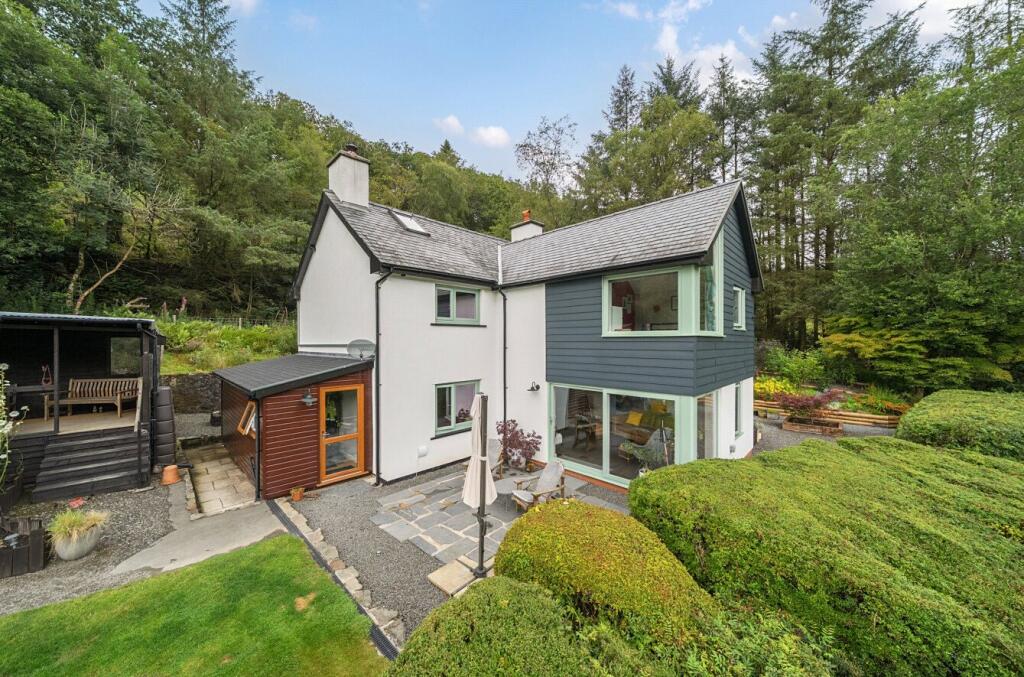 Main image of property: Cwm Cewydd, Machynlleth, Gwynedd, SY20