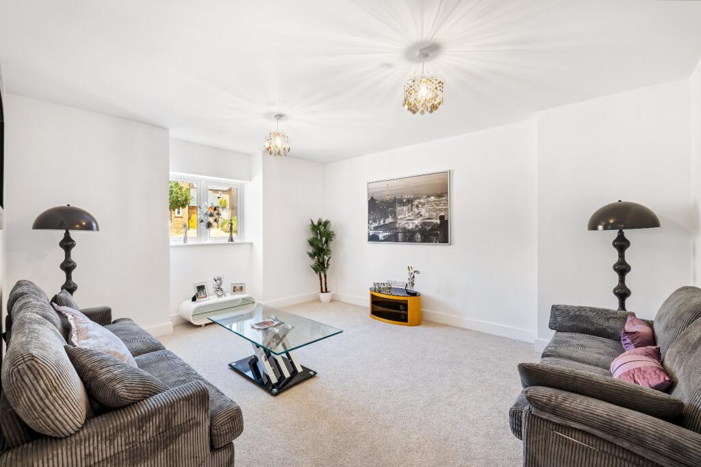 House in Haywards Heath, Lindfield - View 3