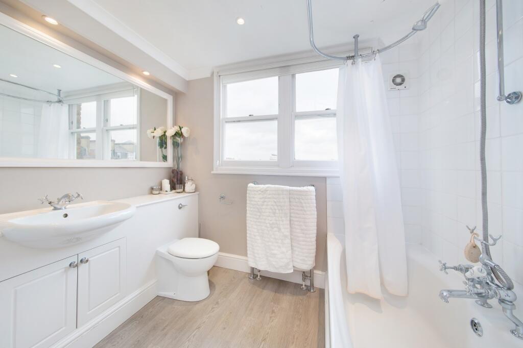 Apartment in London - View 4