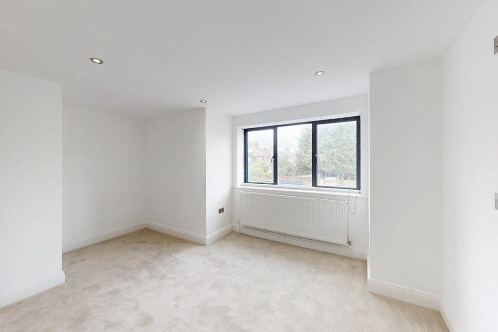 House in London - View 5