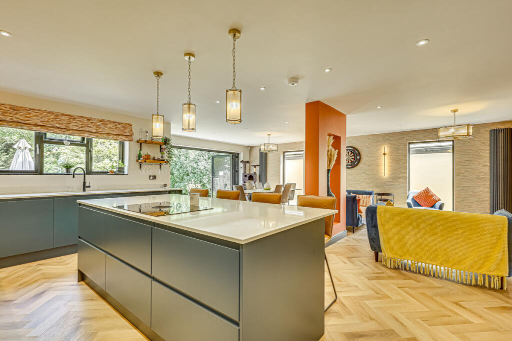 House in Southend-on-Sea - View 5