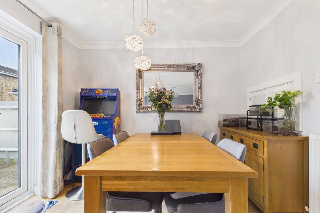 House in Maidenhead, Cox Green - View 5
