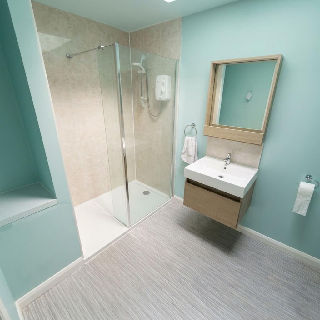 House in Luton - View 5