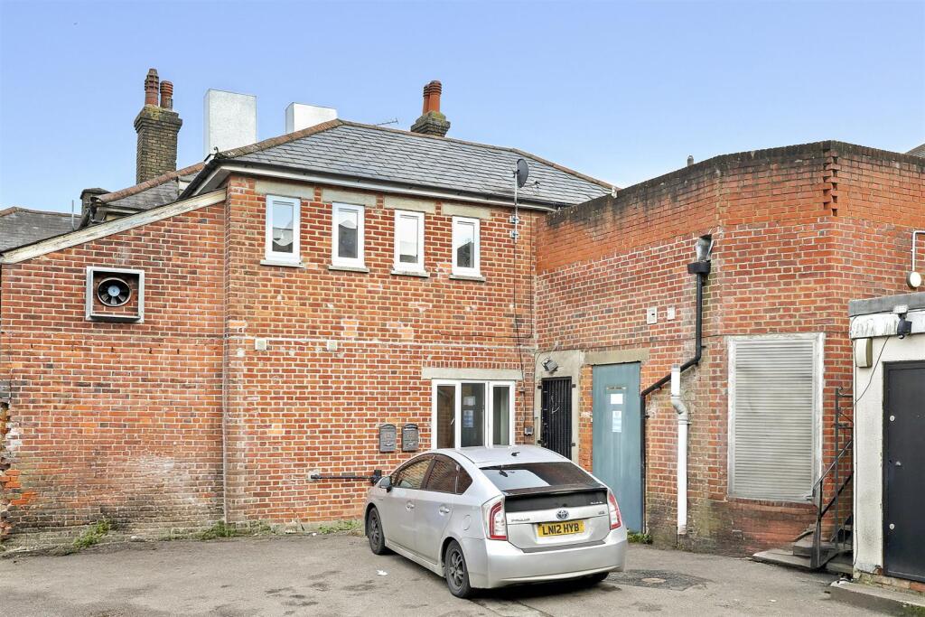 Main image of property: High Street, Epping