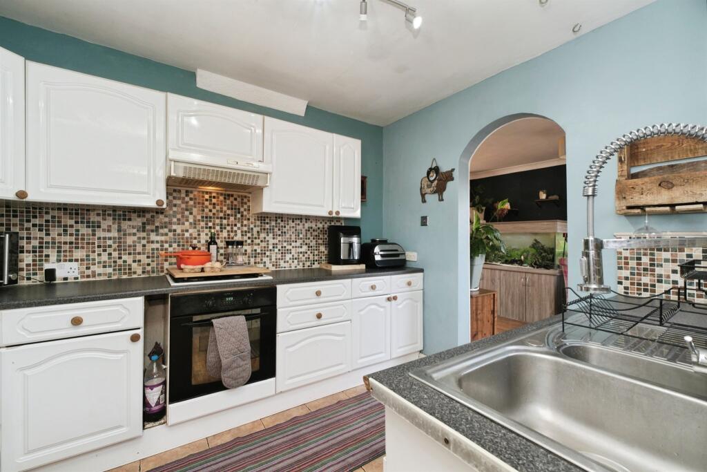 House in Ripley - View 5