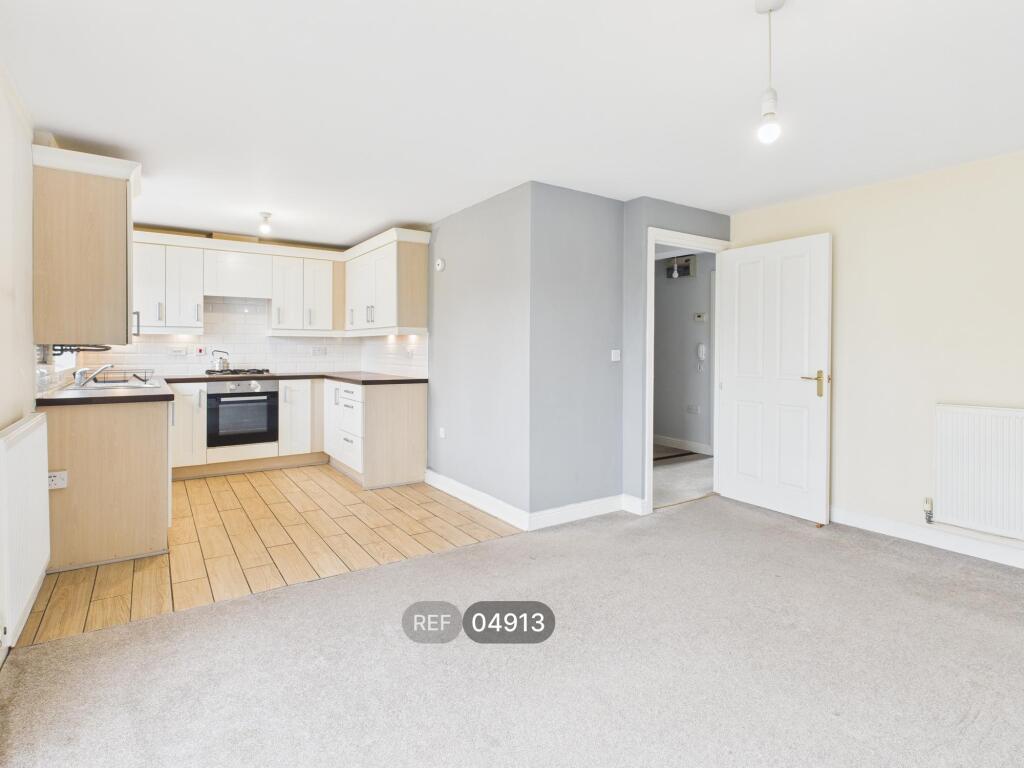 Apartment in Hull - View 5