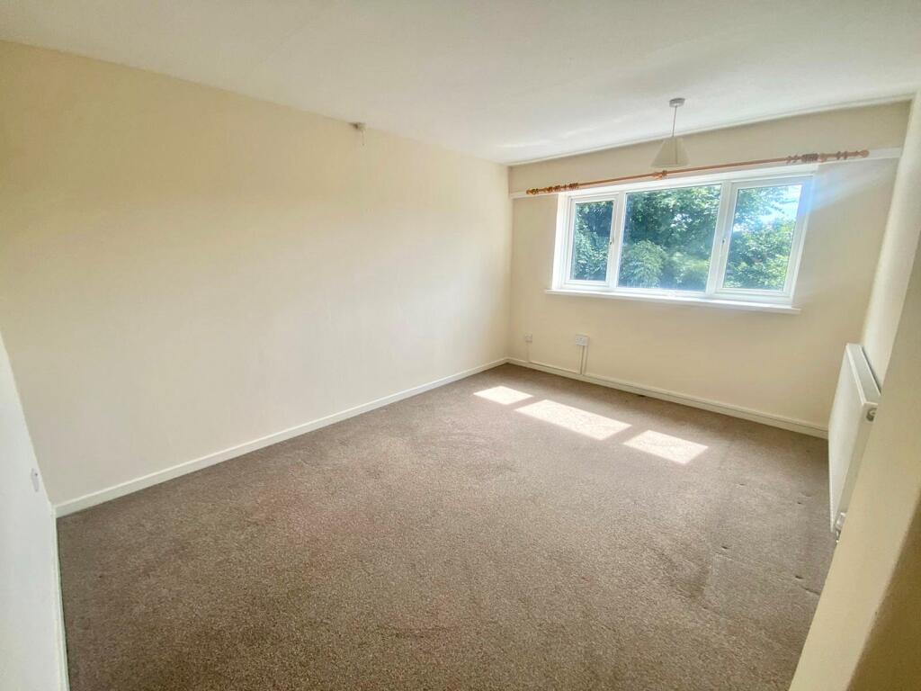 House in Birmingham, West Midlands - More