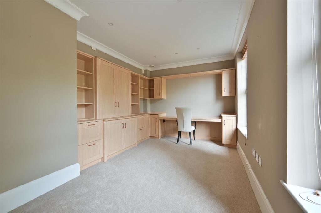 Redbourn Lane, Harpenden photo 4