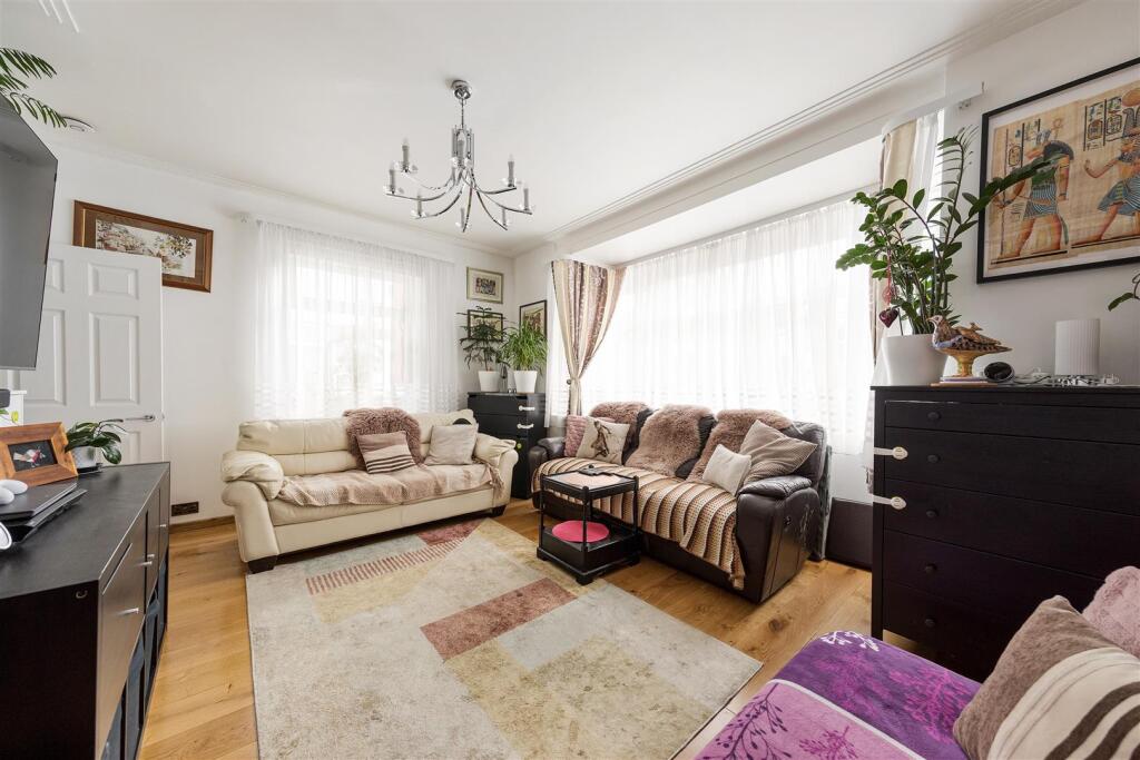 Lechmere Avenue, Woodford Green photo 3