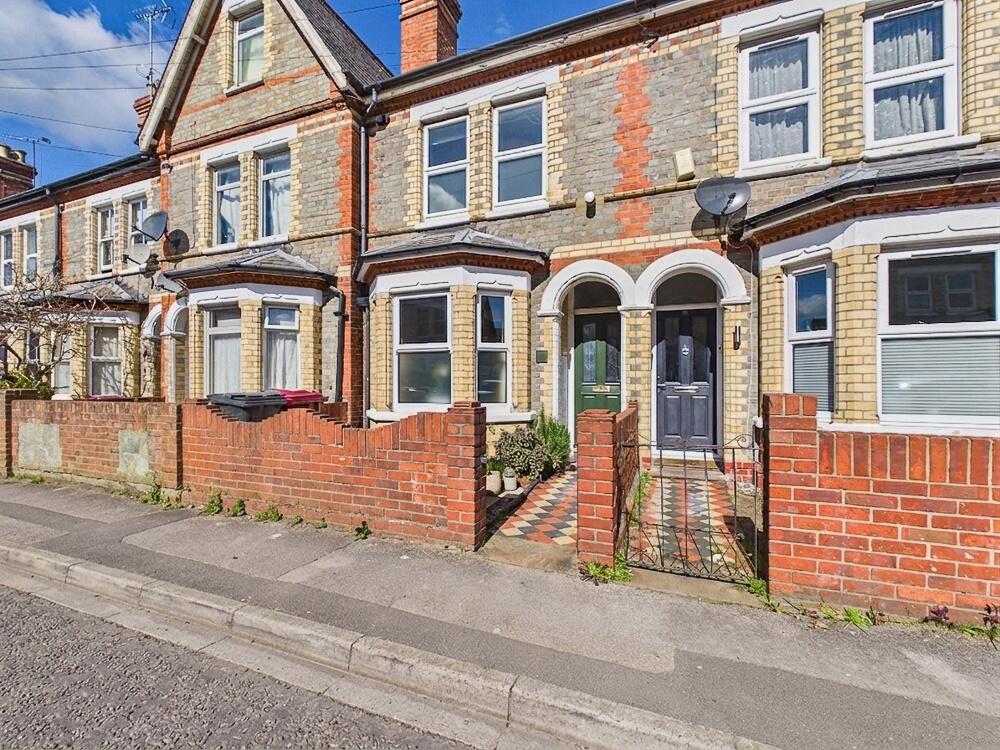 Main image of property: Radstock Road, Reading, RG1 — Period Terrace | London Commuter | Private Garden