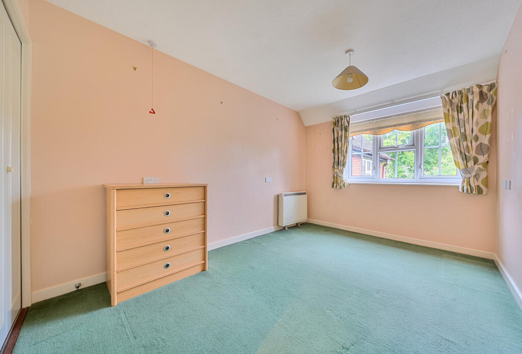 Apartment in Tonbridge - More